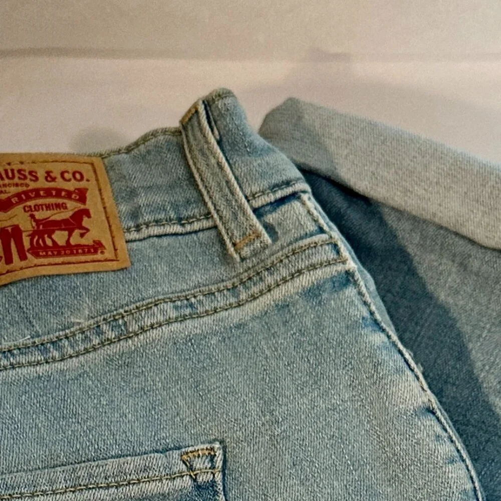 Levis elevate your